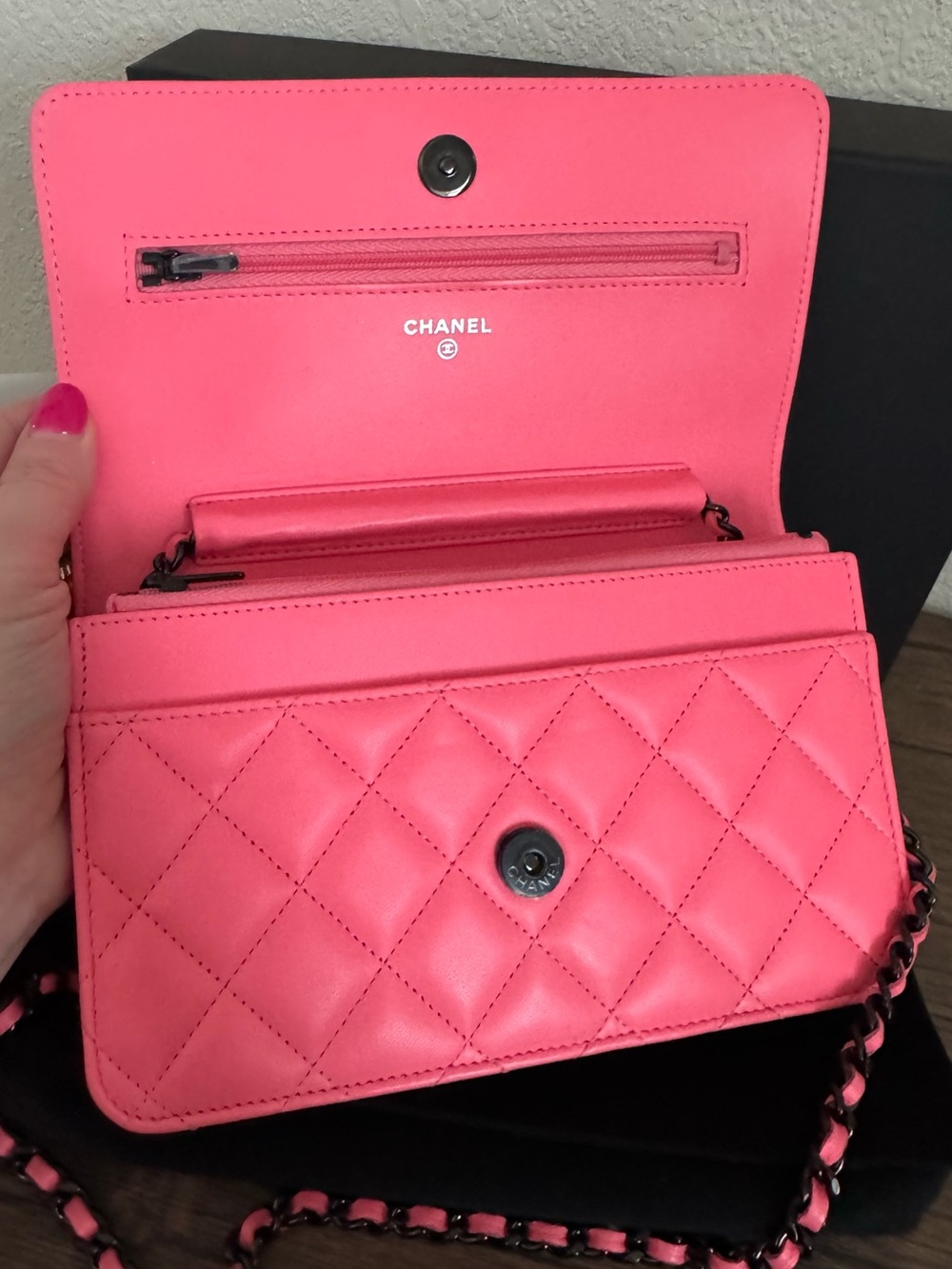 CHANEL 2024 Hot Pink Lambskin Leather Wallet on Chain with Black Hardware - Picture 4 of 10